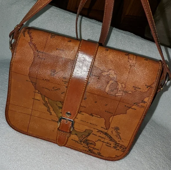 Alviero Martini Leather Map United States Featured!! Crossbody Bag. - Picture 3 of 15